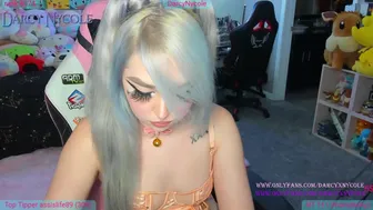 darcynycole Cute blonde fucks herself with a phallus