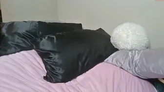 milkywhiiite chaturbate Sexy lady gently pulls the pussy