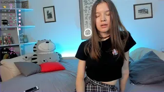 joanbenne chaturbate  fucks with her monthly