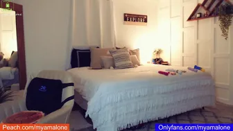 blissense chaturbate Hot chicks masturbate their pussy with a vibrator