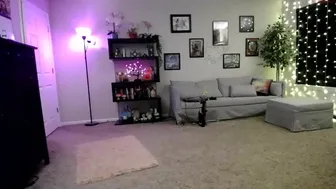 girl_with_the_spots chaturbate Depraved beauty masturbates pussy