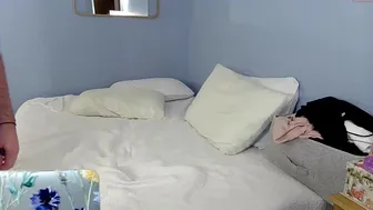 chloe_and_dic chaturbate takes off her panties