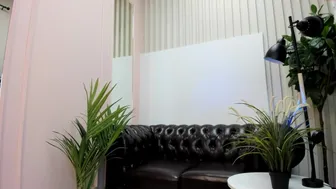 lovely_asian_ chaturbate  pulls pussy to orgasm