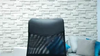 niley_hott Tattoo babe is naughty in the bathroom