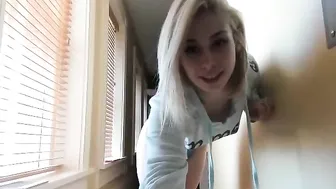 zurieelivira Busty ruining caresses vagina