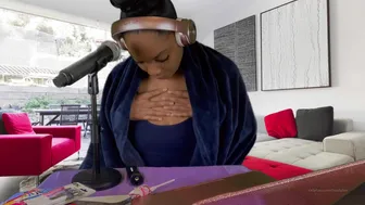 Totally Tee aka totallytee onlyfans tattooed cursy caresses big tits