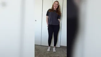 Rosikarterkiss onlyfans  fucks herself in pussy