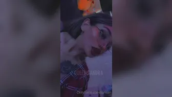 Queen Sandra aka Qnsan onlyfans sexy mommy fingers both holes