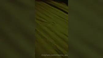 Mia aka miamia_xxx onlyfans sexy babe showed her tits