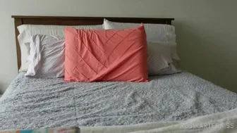 Rosikarterkiss onlyfans elegant curvy caresses shaved pussy