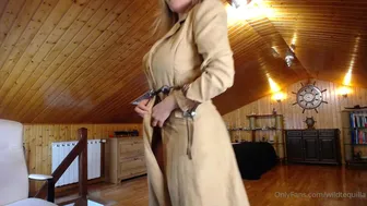 Liliana aka wildtequilla onlyfans exquisite beast fucks the vagina with a toy