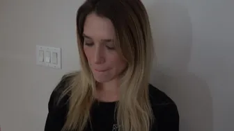 Zoe aka canbebought onlyfans cool girl masturbates anus