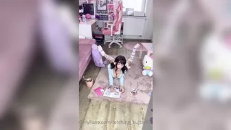 Fetching Butterflies aka fetchingbutterflies onlyfans  fucks her pussy