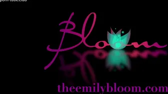 Abigale Mandler aka abigalemandler onlyfans coquette shows shaved holes