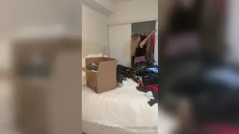 Madison Winter aka MadiTown onlyfans  rubs and fucks her pussy