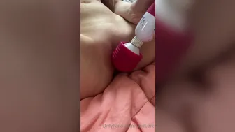 Lexi Lore aka lexilore onlyfans  cute girl shows the body