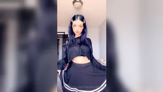 Lauren Burch aka laurenxburch onlyfans beauty squeezes cap