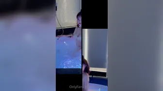 Chi Bi aka chibi1 onlyfans nude bitch fucks pussy with phallus