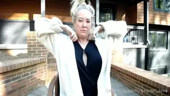 Brandi Love aka brandi_love onlyfans cute brown hair is played with pussy