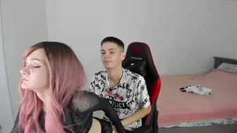 mia_n_harry chaturbate puts on bra bitch