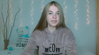 little__cherrry chaturbate teen curvy fingers pussy