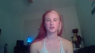 lessclothesmorefunn chaturbate shrew babe kurolesit in the office