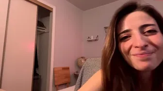 rosykindred chaturbate  undresses in fornt of the camera