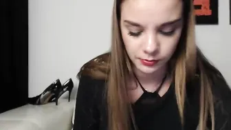 raayaa20 Shy mare gently jerks her pussy