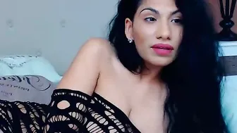 denisetaylorx Harsh woman caresses her breasts