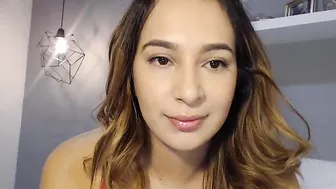 taniaangel Big breasted passion rubs the body with oil