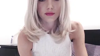 adorabooboo A young queen fucks both holes
