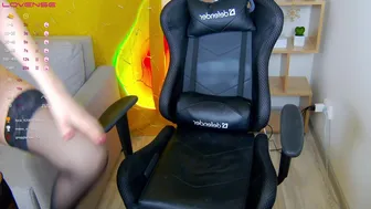 Charming_Lilly december-20-2022 camhooker