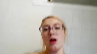 molly Fucking hotties plant fingers in pussy