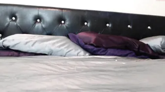 brownmaigic69 Busty naughty babe caresses shaved pussy