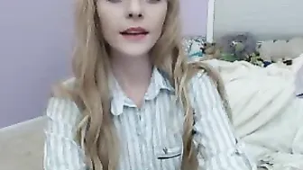 ashe_maree Hot thing takes off her panties