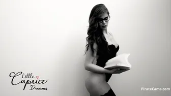 blowjob queen Adorable babe gently squeezes pussy