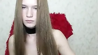 belka22 Cute bitch fucks pussy with phallus