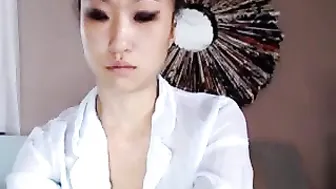 kemply Shy babe jerks off her pussy