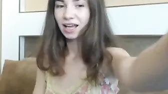 vanessa_monro Fat bitch pulls pussy