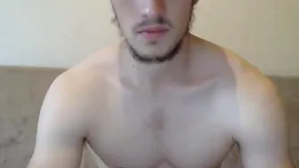 nis16 Beautiful chick jerks off her cunt