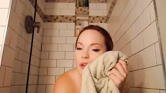 summerhart Busty bitch caresses nipples