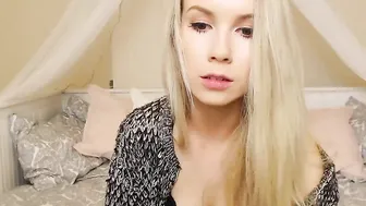 sophiasilver Charming beeks - performs a striptease