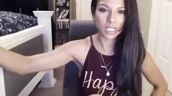 raicookie rubs and fucks her pussy