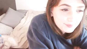 alison Luxurious slut poses in sexy lingerie