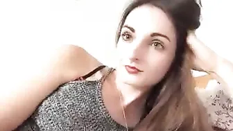 sydneykitty Cute girls fuck every crevice