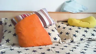 hotass01 Experienced prostitute plays with her hands