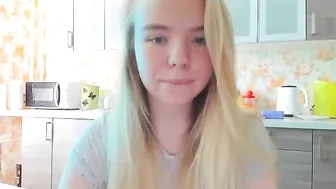 nikkishygirl slut pussy fingers in pussy