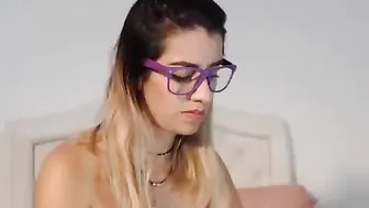 alejita2107 Vicious trash masturbates vagina