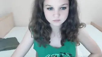 hott_alice_new puts his fingers in the ass