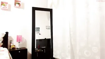 sarahbroke Attractive model fucks pussy with sex toy